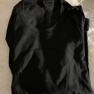 Black lulu shirt